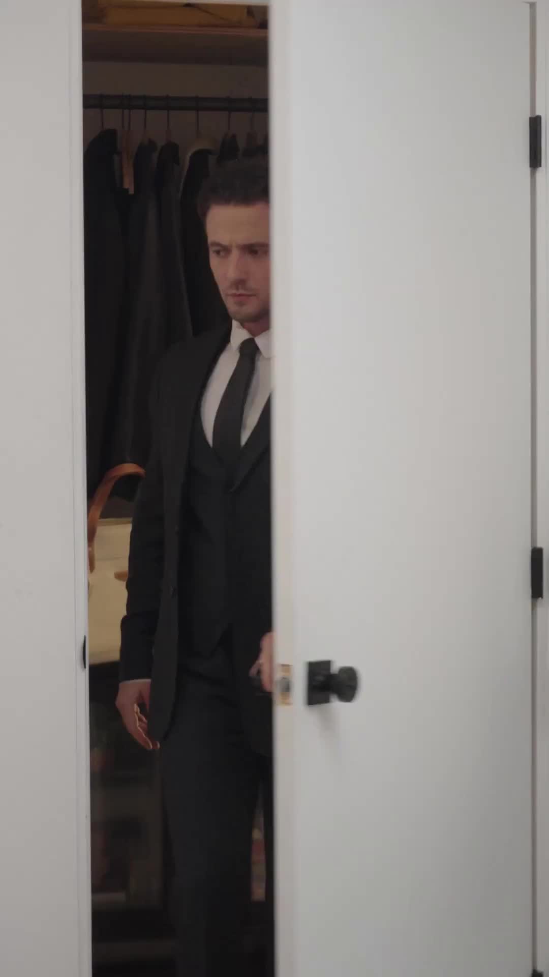 Episodio 15 de ¡Ayuda! ¡Mi jefe sexy tiene mis fotos íntimas!