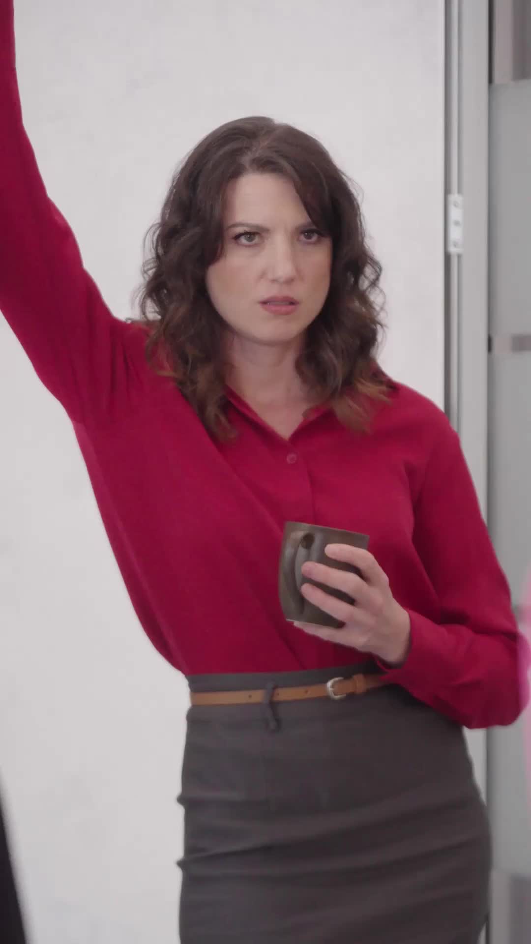 Episodio 18 de ¡Ayuda! ¡Mi jefe sexy tiene mis fotos íntimas!