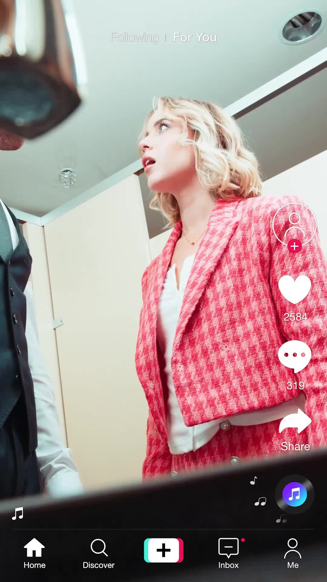 Episodio 2 de ¡Ayuda! ¡Mi jefe sexy tiene mis fotos íntimas!