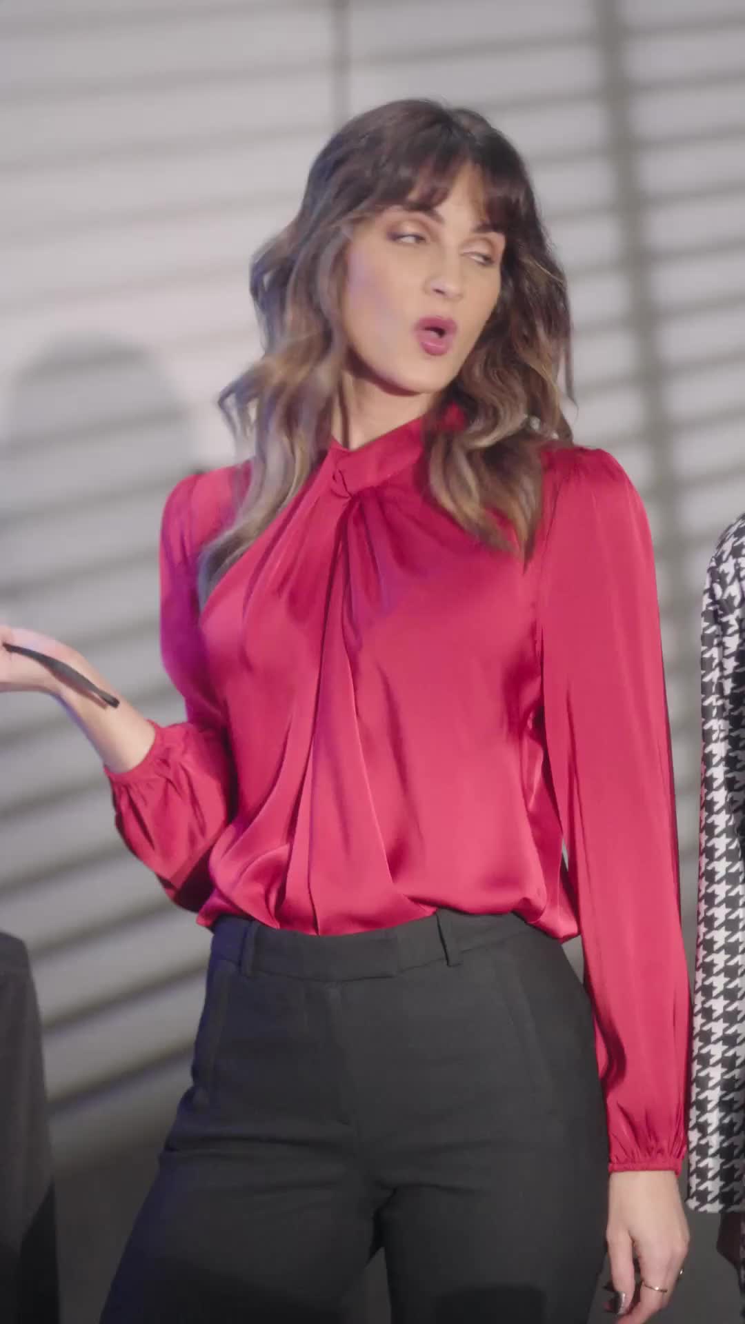 Episodio 32 de ¡Ayuda! ¡Mi jefe sexy tiene mis fotos íntimas!