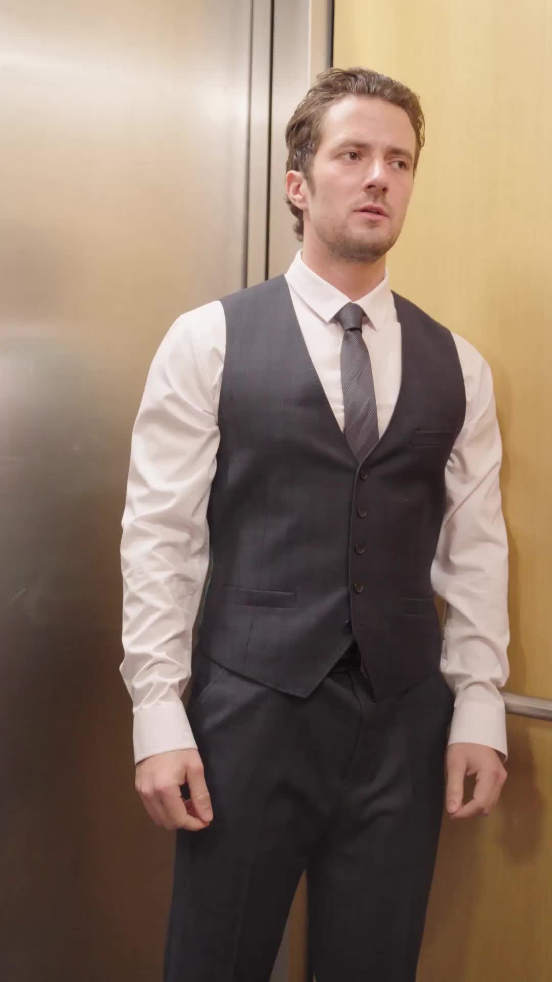 Episodio 61 de ¡Ayuda! ¡Mi jefe sexy tiene mis fotos íntimas!
