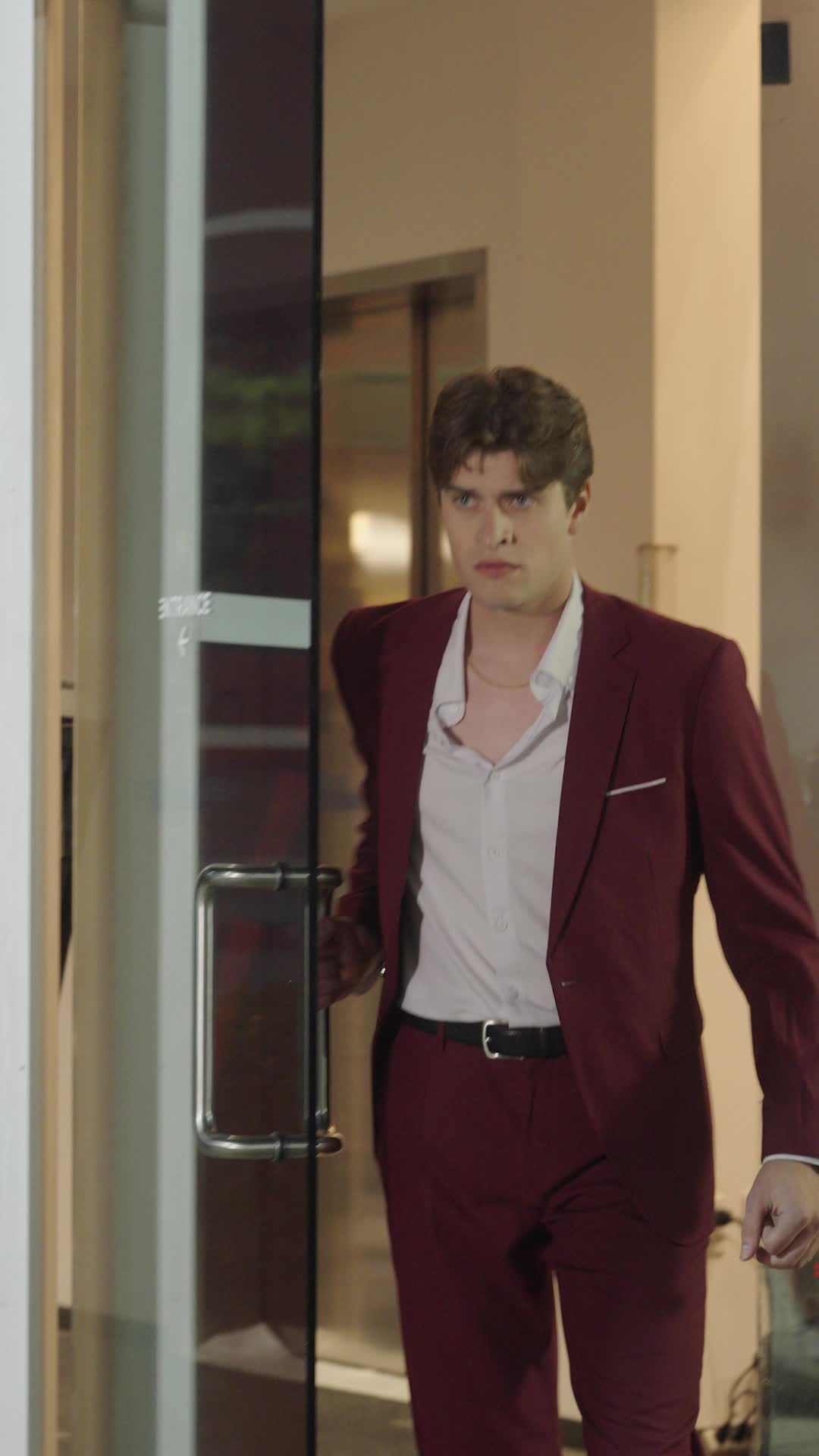 Episodio 43 de Cambié a mi ex por su tío multimillonario