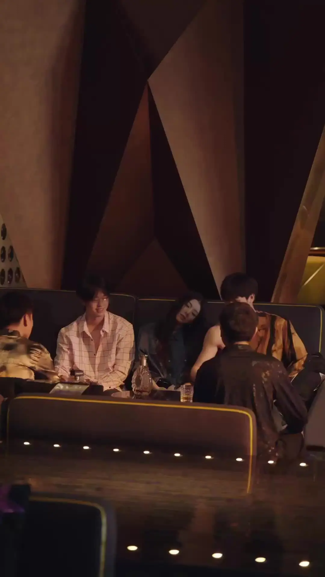 Episodio 30 de El amor la encontró en París