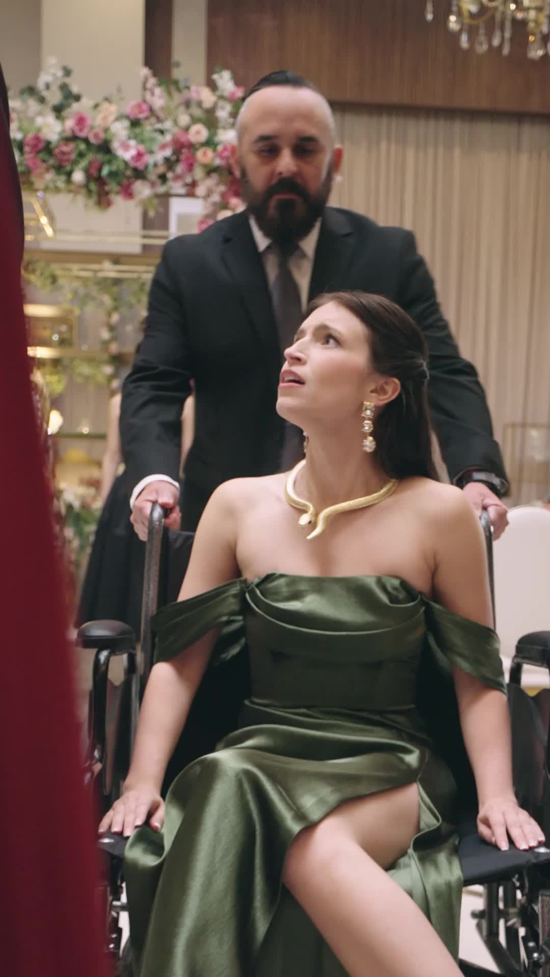 Episodio 30 de El divorcio me separó del Alfa, pero aún sigo brillando