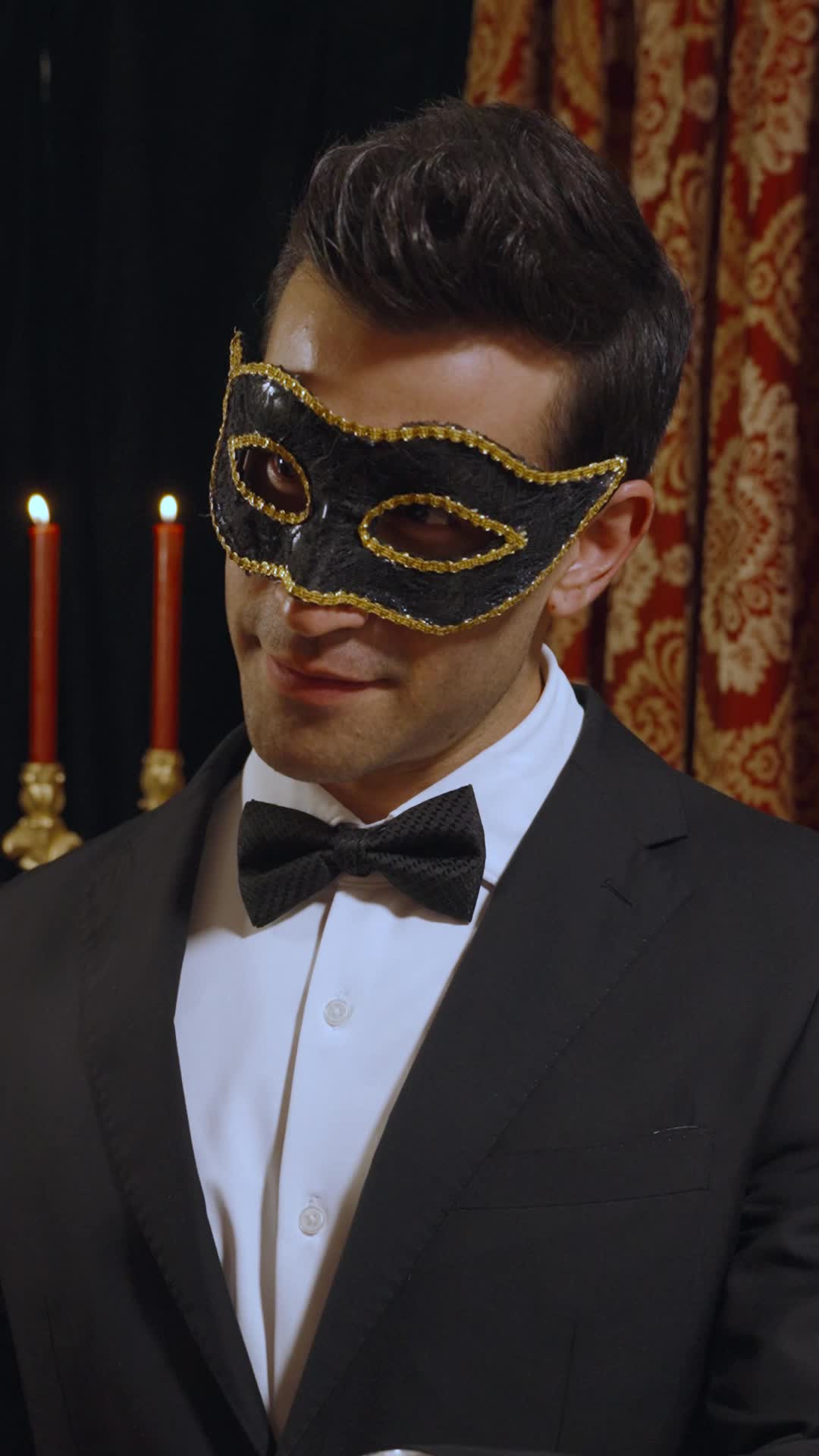 Episodio 35 de El Enigma del Billonario Enmascarado