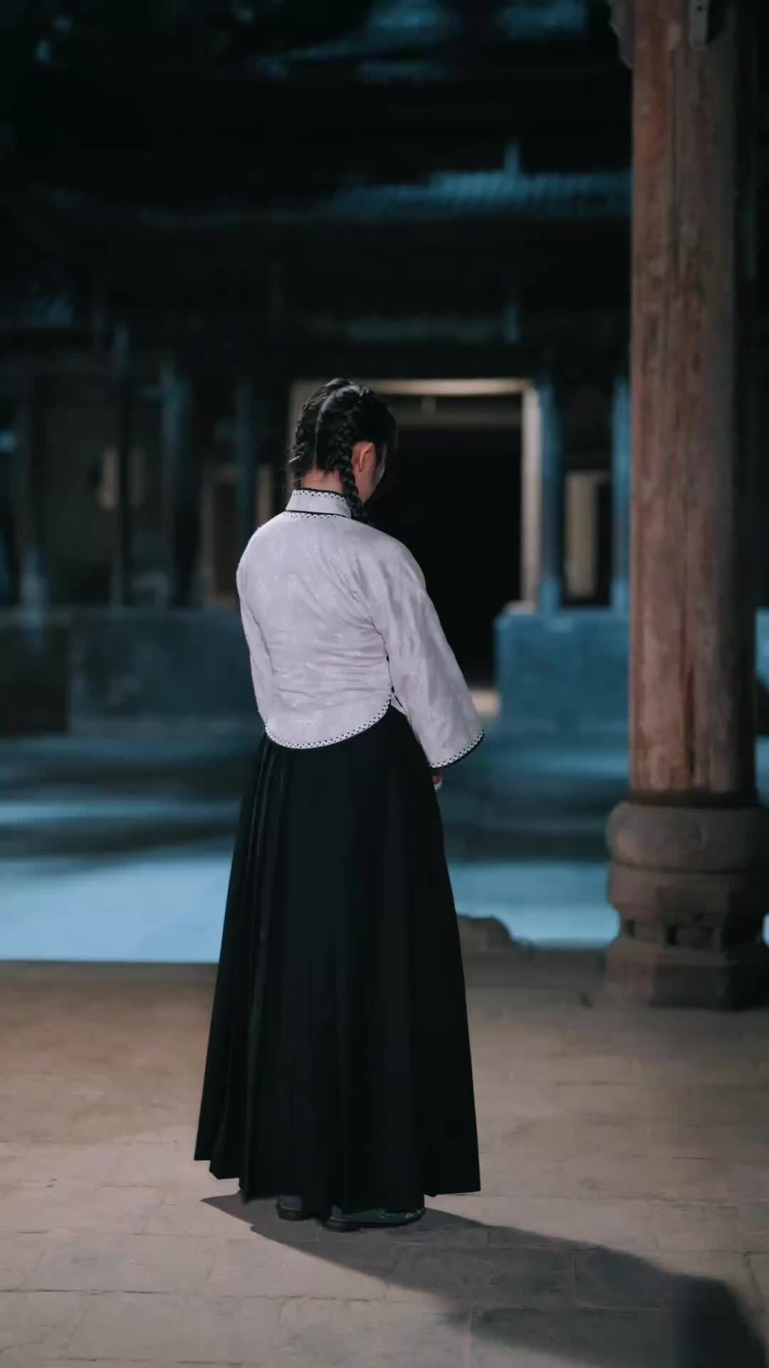 Episodio 61 de El heredero estéril y la bestia divina