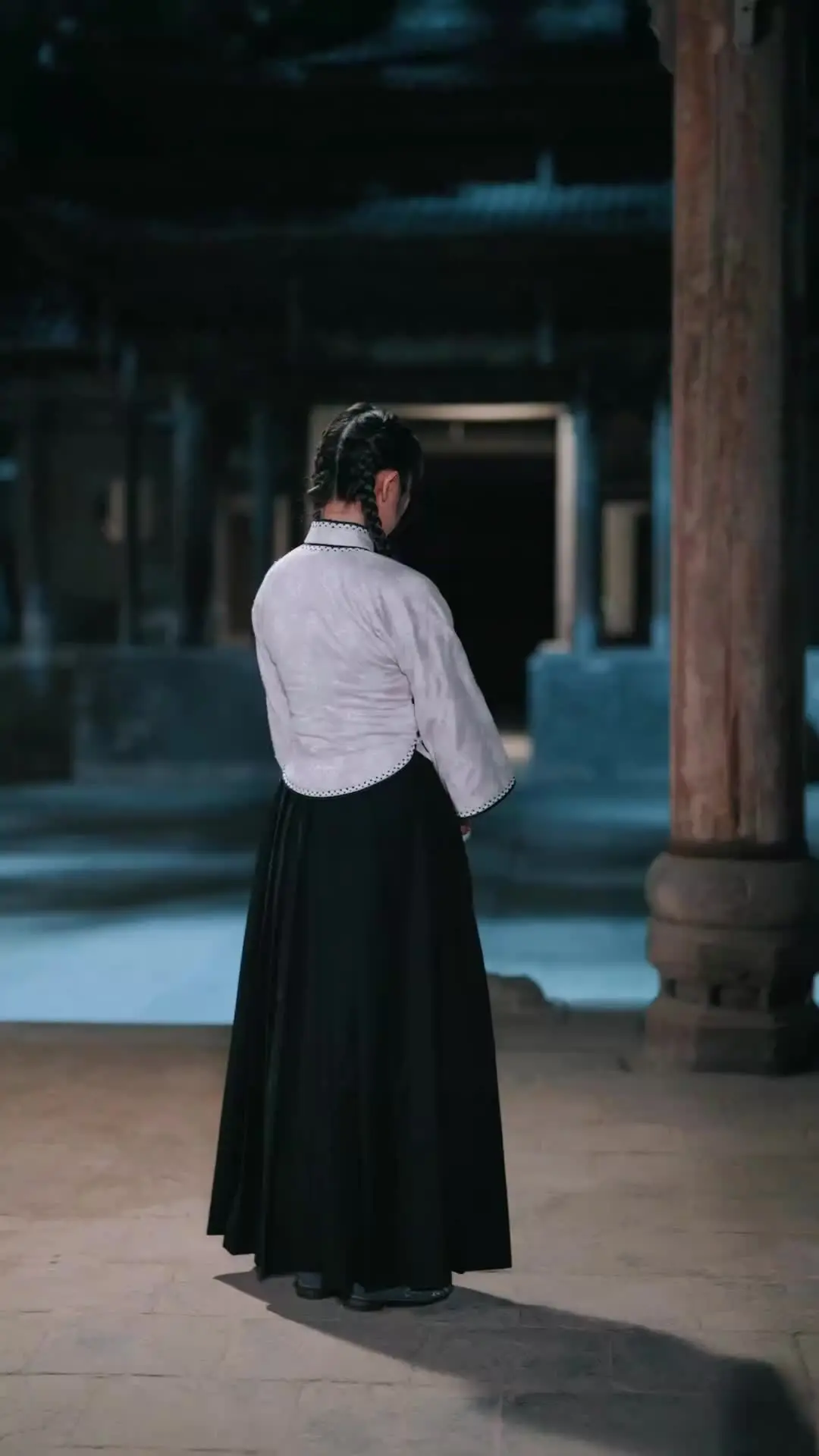 Episodio 61 de El heredero estéril y la bestia divina