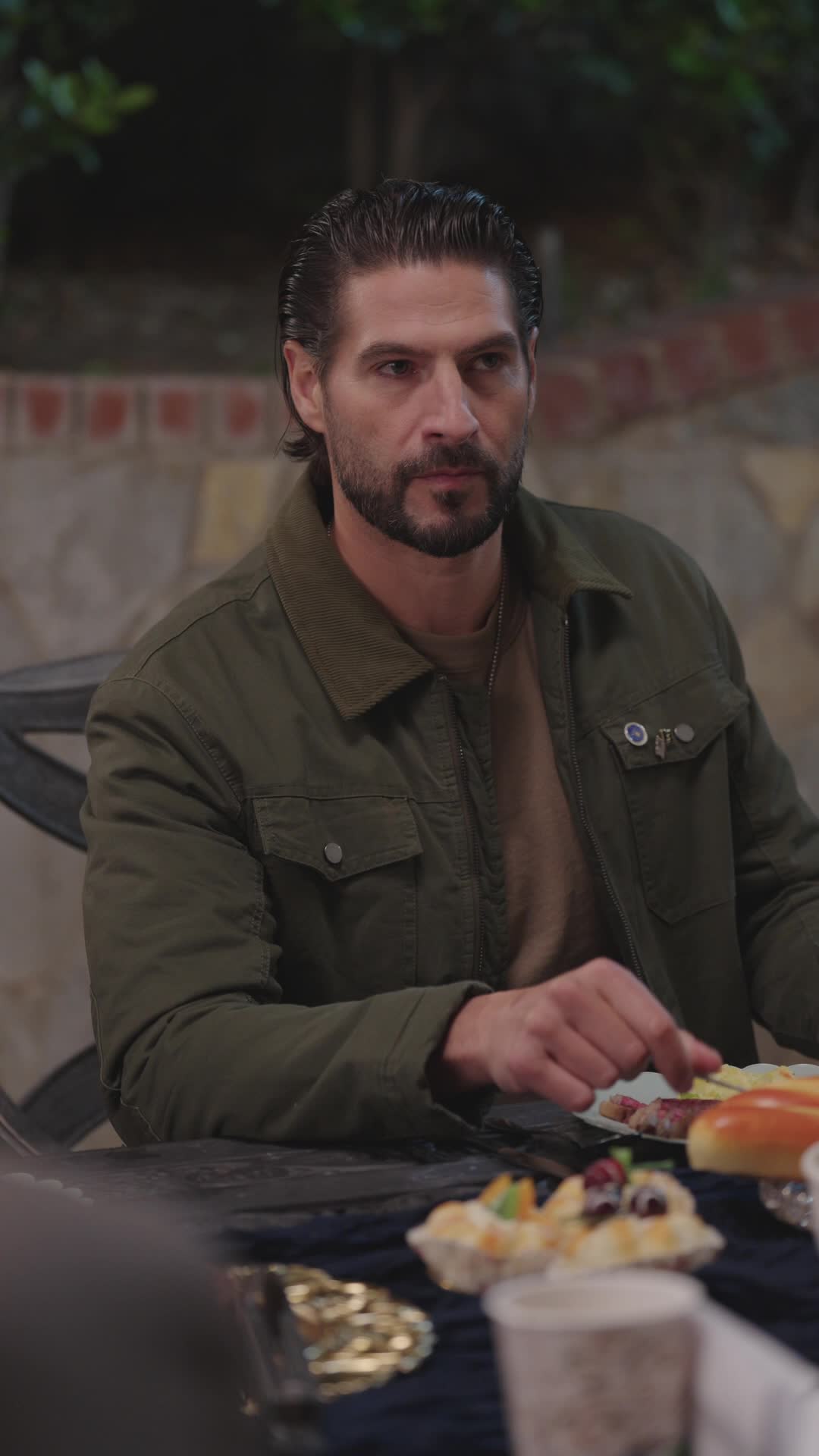 Episodio 12 de El héroe de guerra regresa