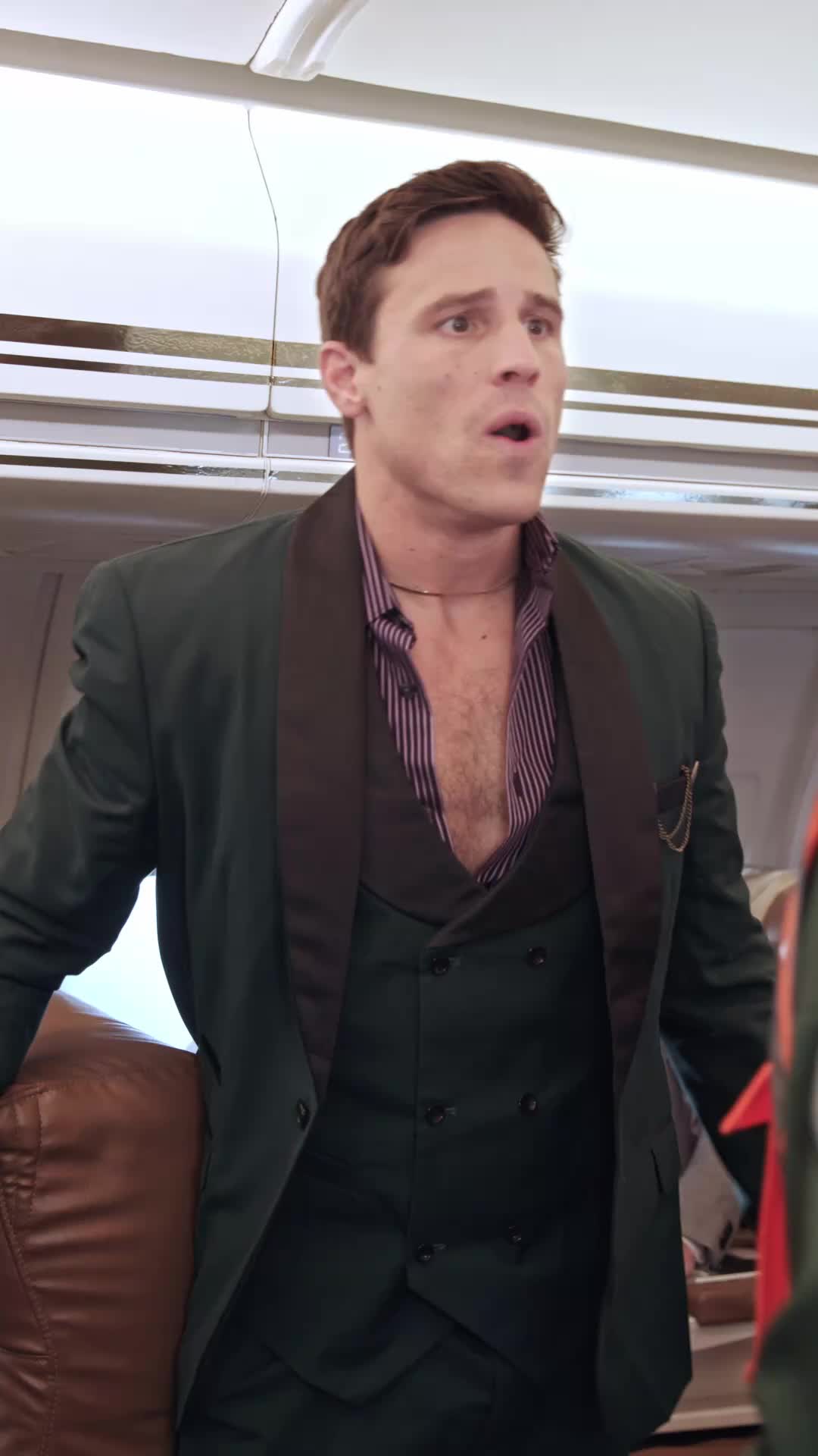 Episodio 16 de El multimillonario oculto en primera clase