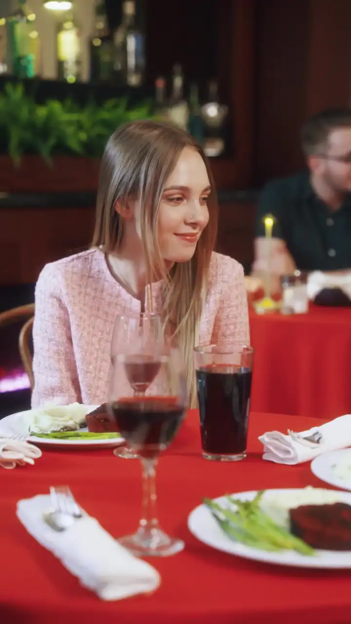 Episodio 22 de El multimillonario se casó con una chica sin hogar