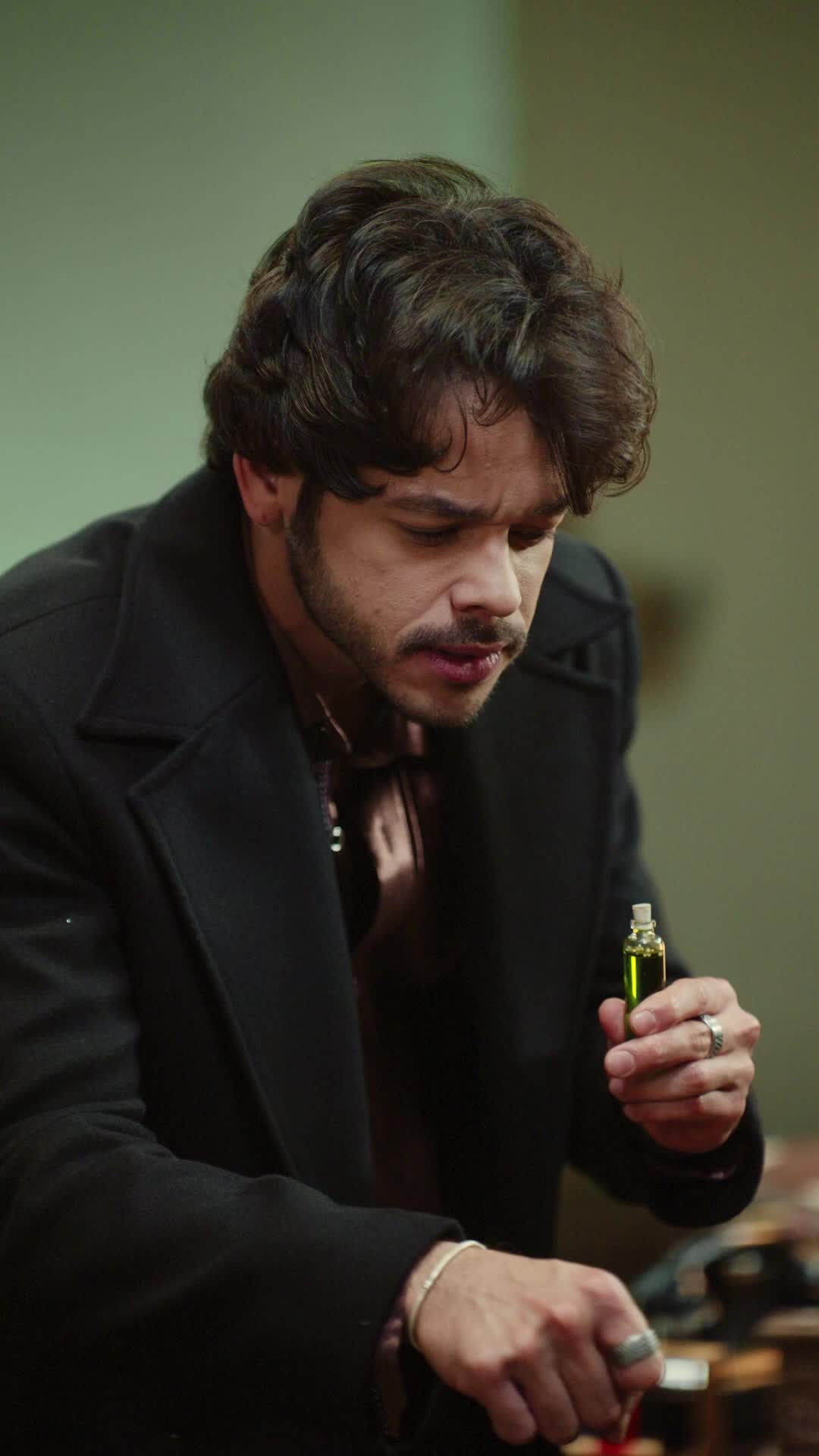 Episodio 56 de El Regreso De La Reina
