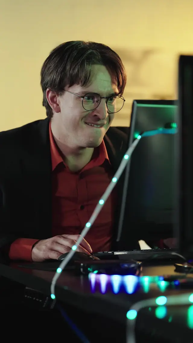 Episodio 12 de El trono del hacker: venganza digital