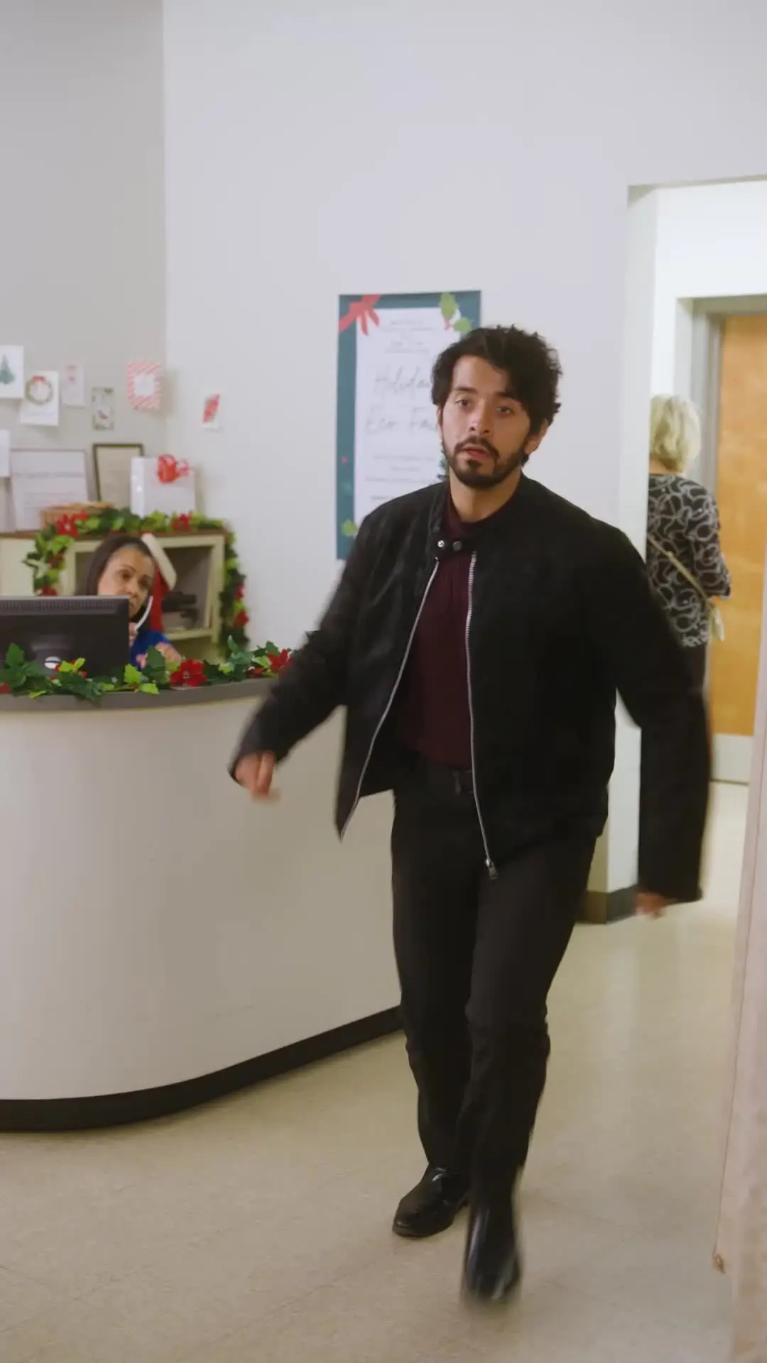 Episodio 52 de Encontré un Marido Multimillonario Sin Hogar para Navidad
