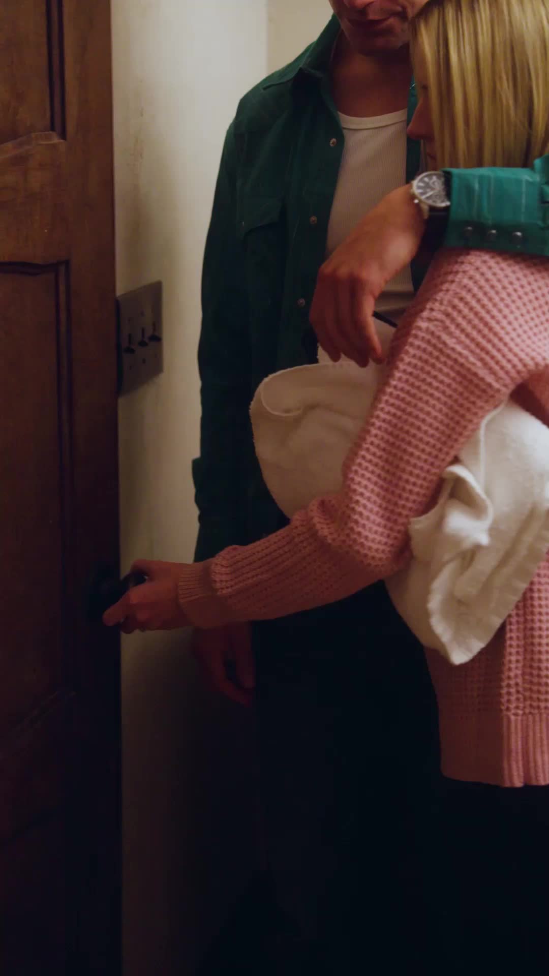 Episodio 54 de Encontré un Marido Multimillonario Sin Hogar para Navidad