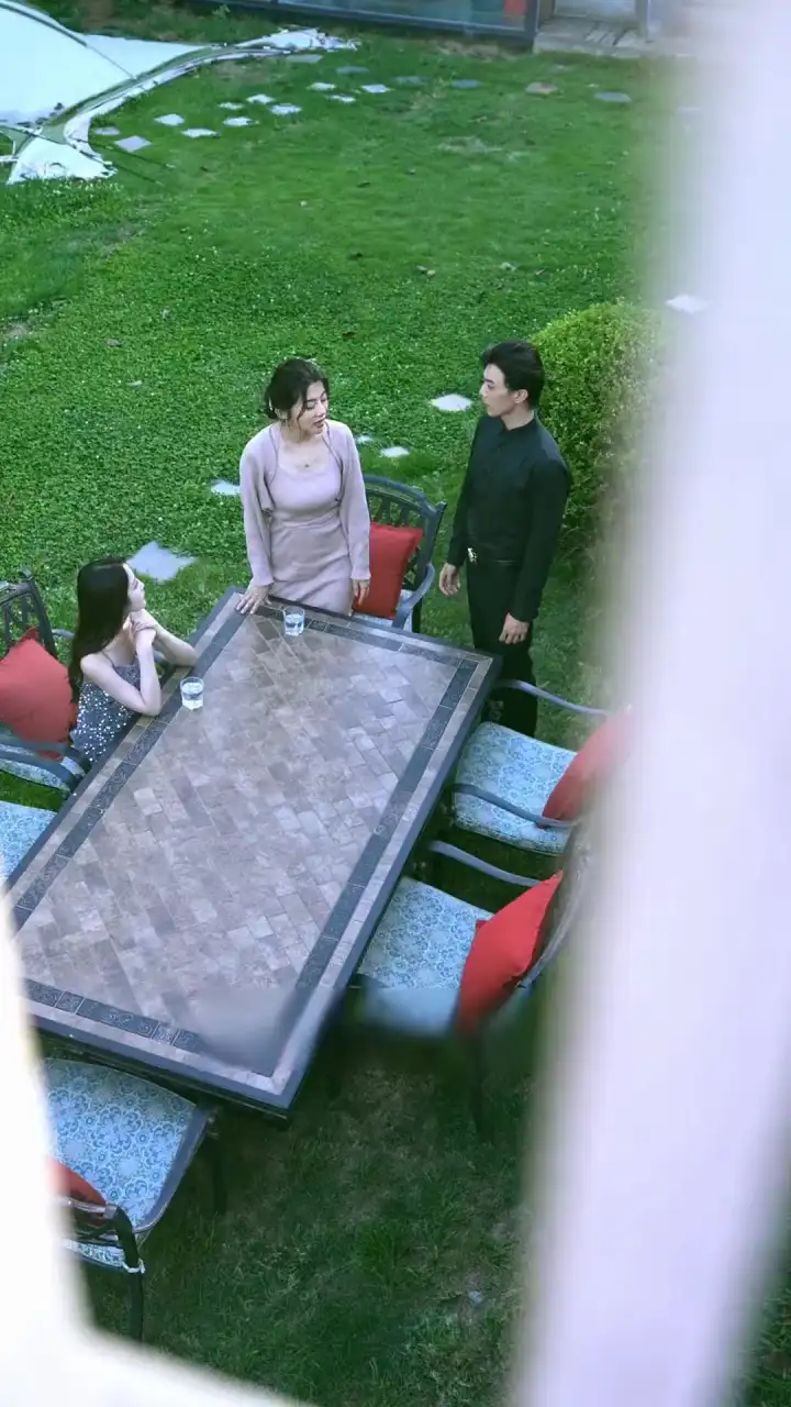 Episodio 21 de Entre dos Multimillonarios