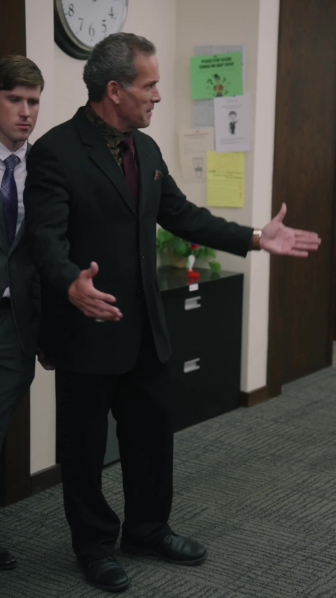 Episodio 32 de Hey jefe, su empresa está siendo bombardeada