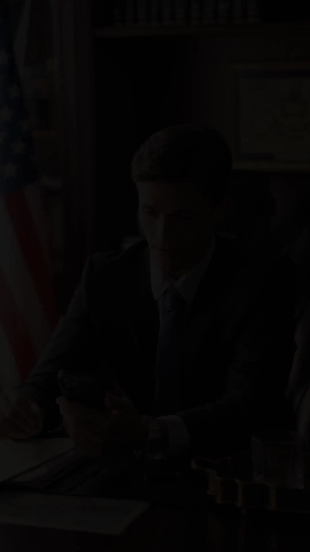 Episodio 12 de La doble vida del señor presidente