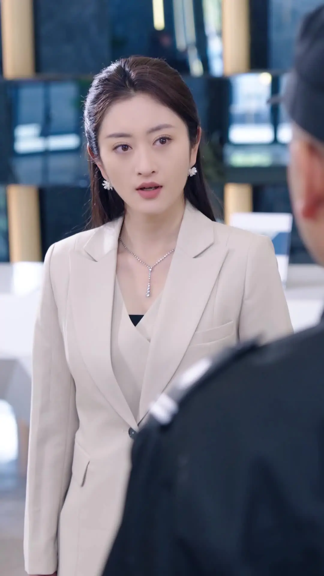 Episodio 11 de La esposa despreciada se convierte en presidenta