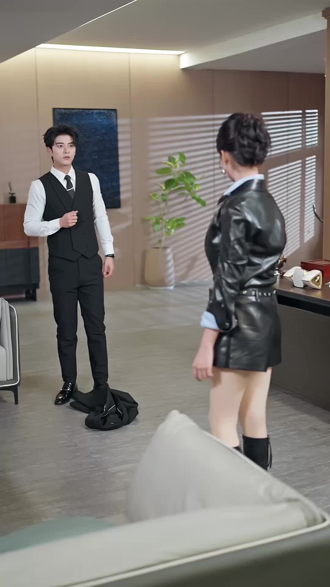 Episodio 12 de La reina que lo deja todo ir