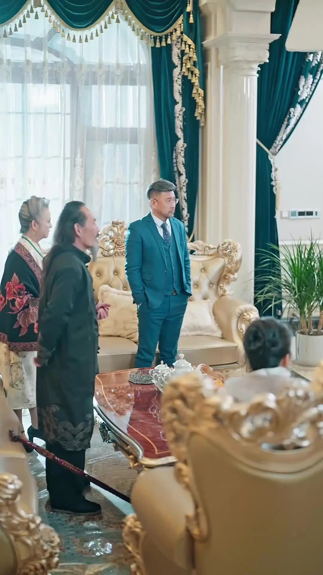 Episodio 19 de La reina que lo deja todo ir