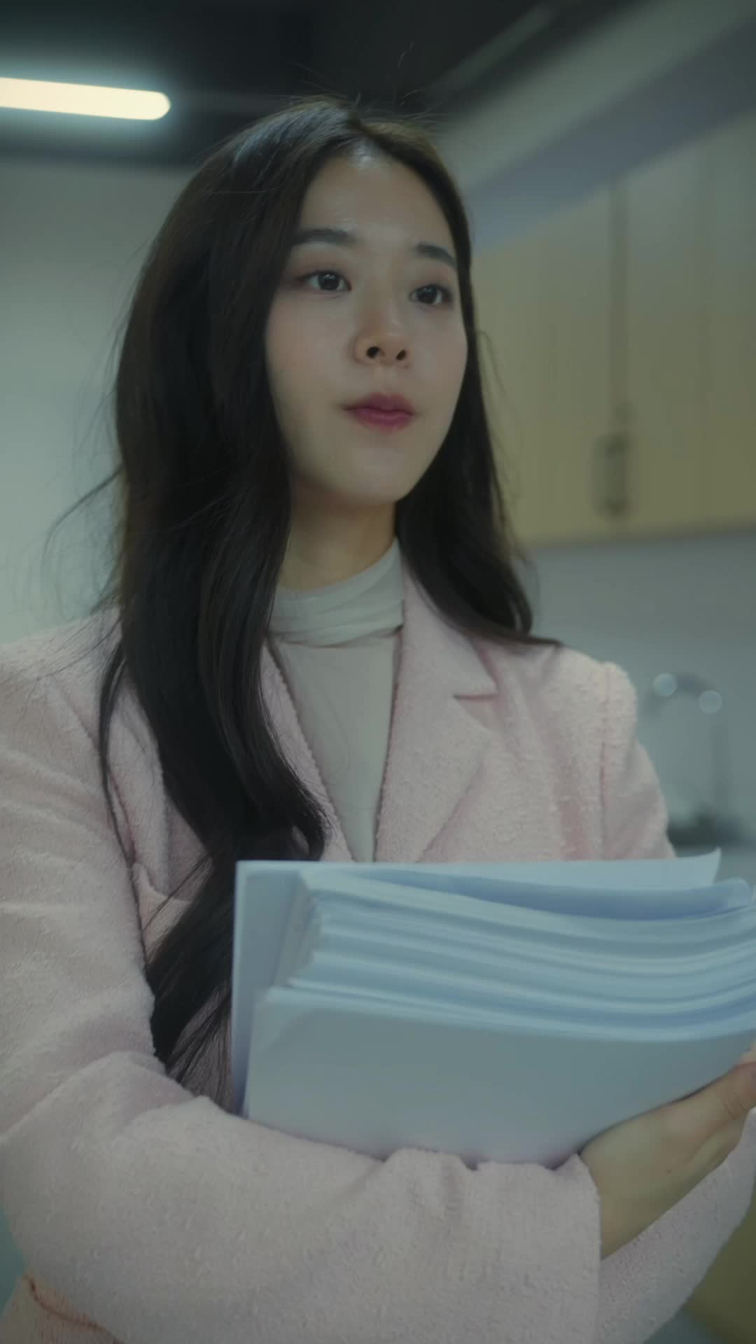 Episodio 14 de Mi CEO padre persigue a mi madre cuando yo regrese