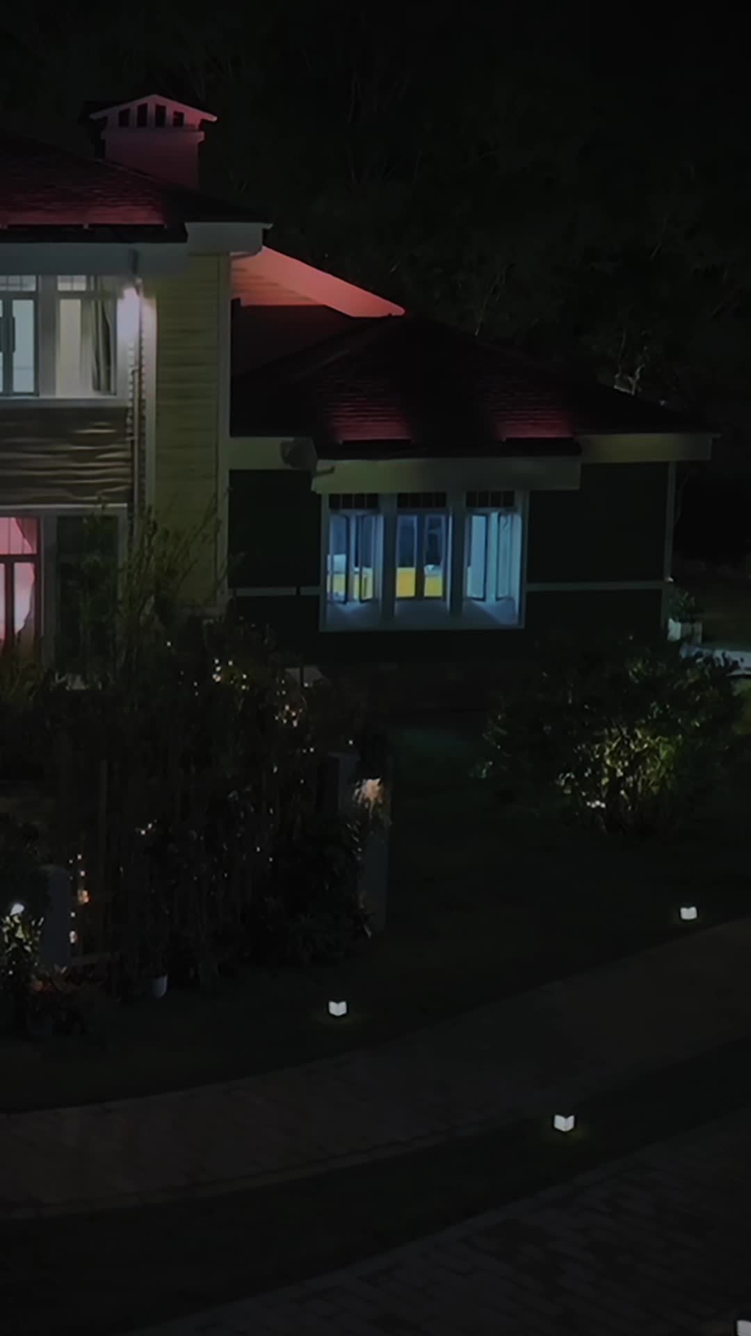 Episodio 4 de Mi CEO padre persigue a mi madre cuando yo regrese