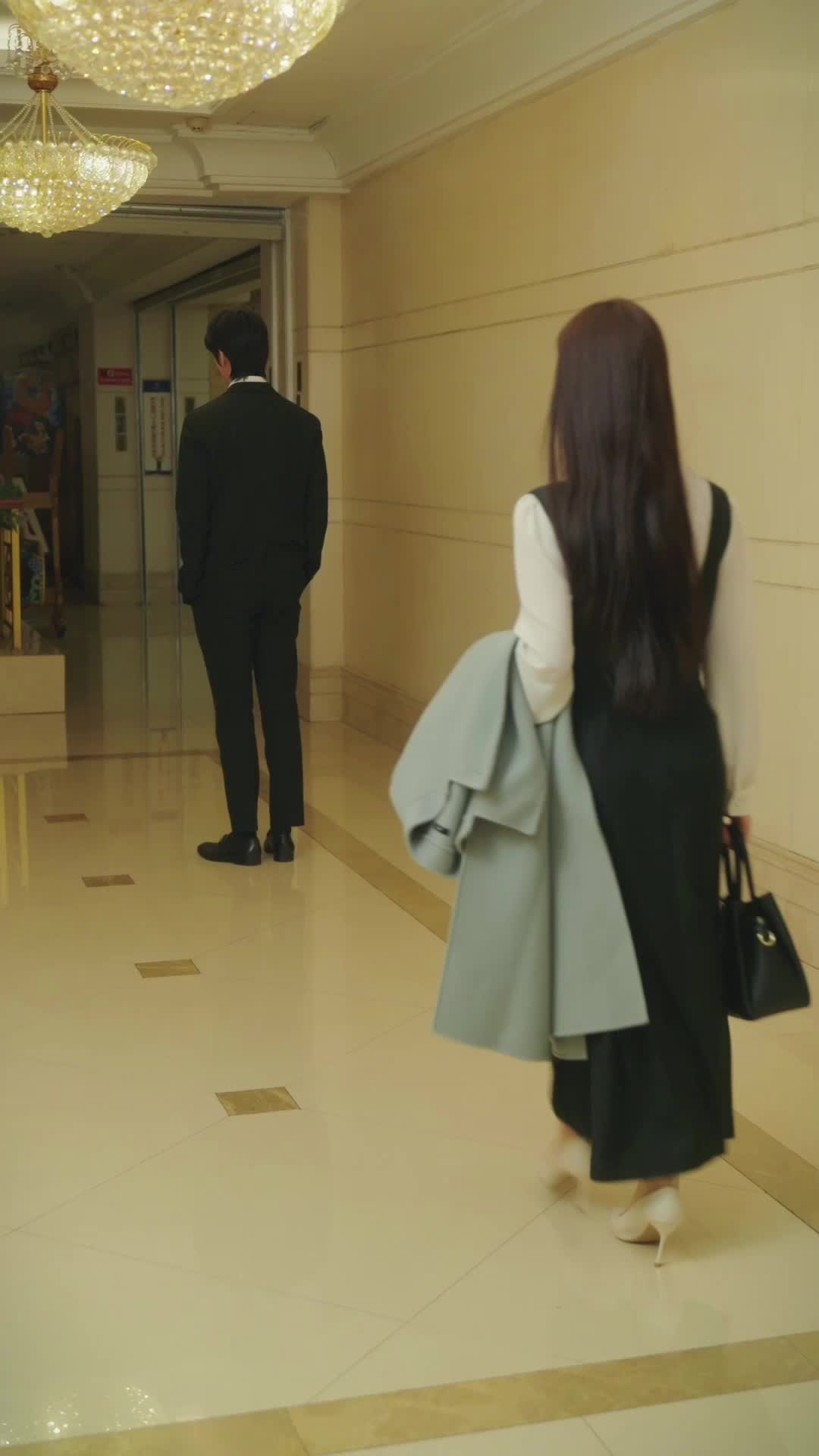 Episodio 40 de Mi CEO padre persigue a mi madre cuando yo regrese