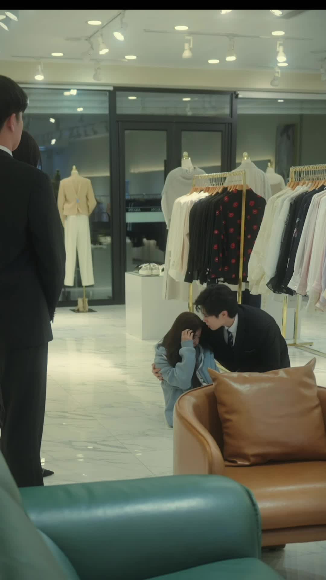 Episodio 9 de Mi CEO padre persigue a mi madre cuando yo regrese