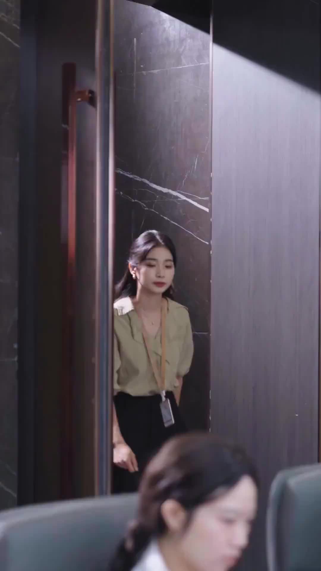 Episodio 15 de Mi Mejor Amiga Quiere al CEO de Mi Aventura de Una Noche