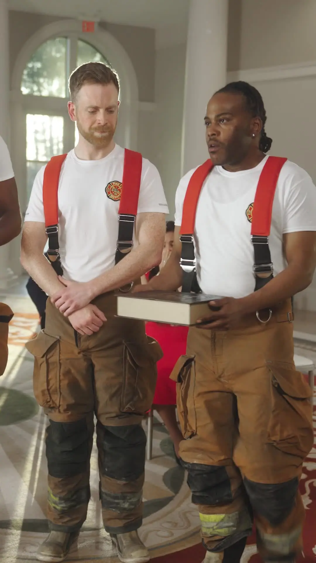Episodio 2 de Mi prometido bombero vuelve como billonario