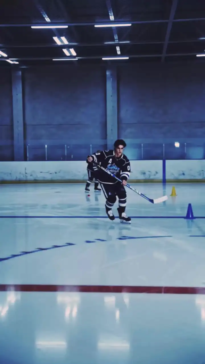 Episodio 36 de Mi rival de hockey debajo de mí