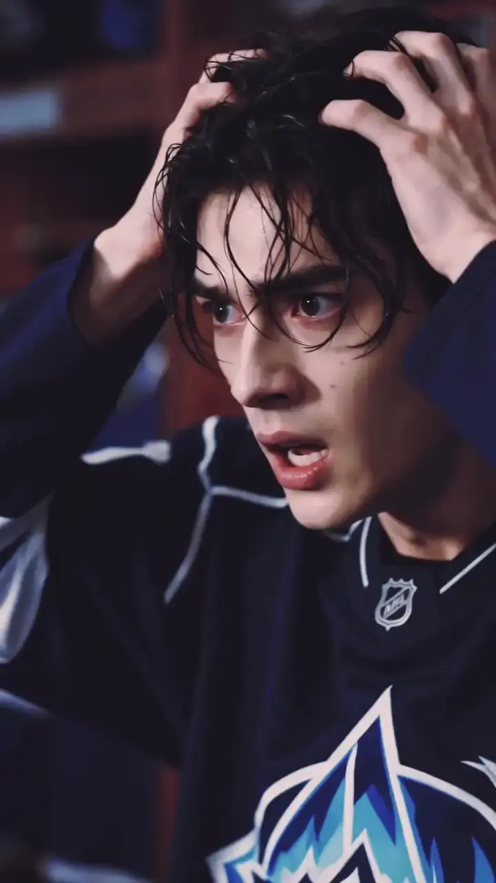 Episodio 6 de Mi rival de hockey debajo de mí