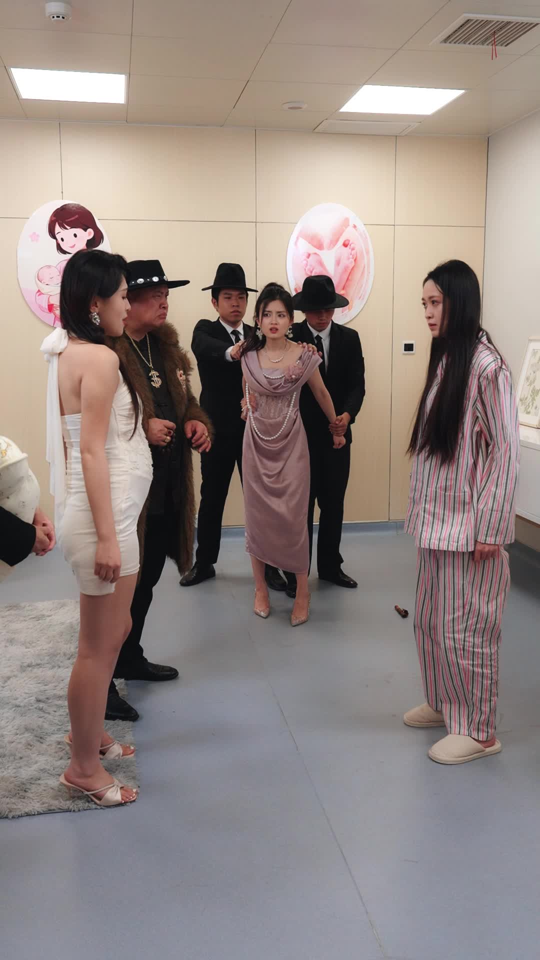 Episodio 43 de No te metas con la esposa real