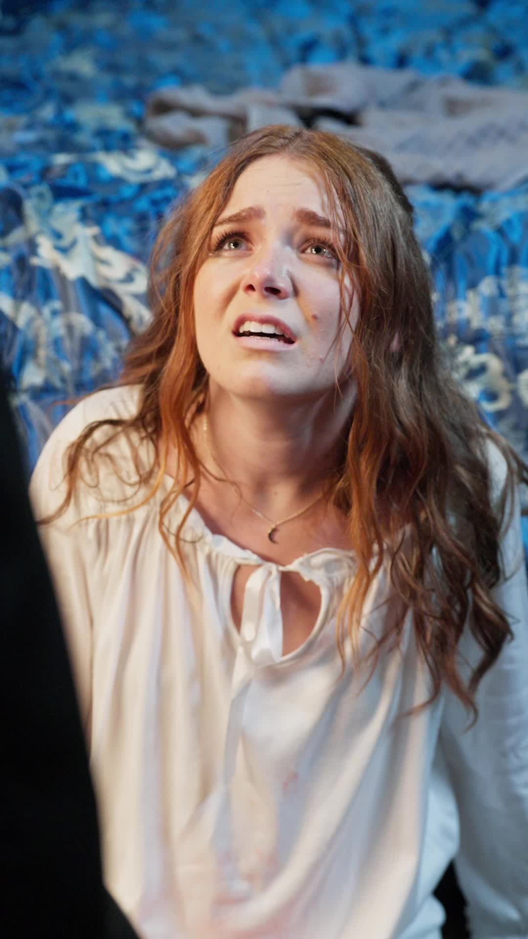 Episodio 3 de Reina Alfa traicionada renace de sus cenizas