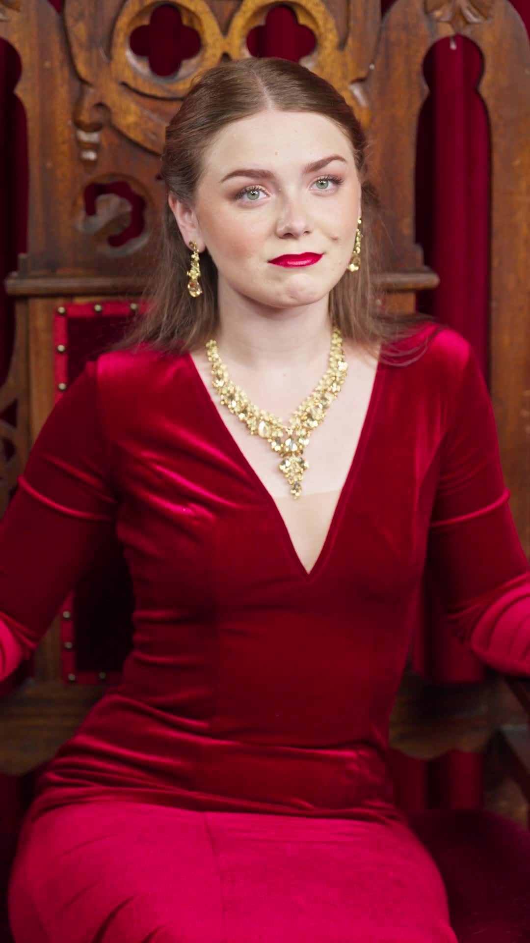 Episodio 35 de Reina Alfa traicionada renace de sus cenizas