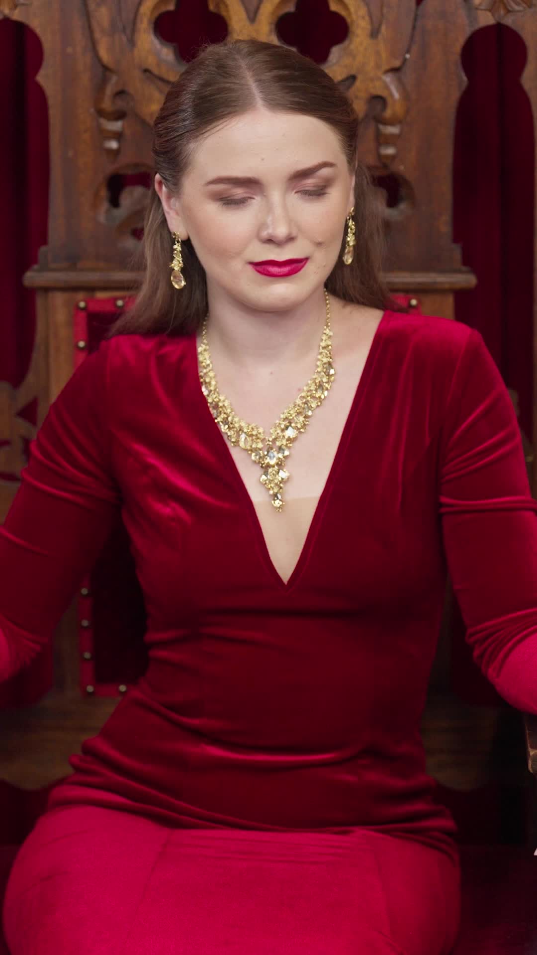 Episodio 47 de Reina Alfa traicionada renace de sus cenizas