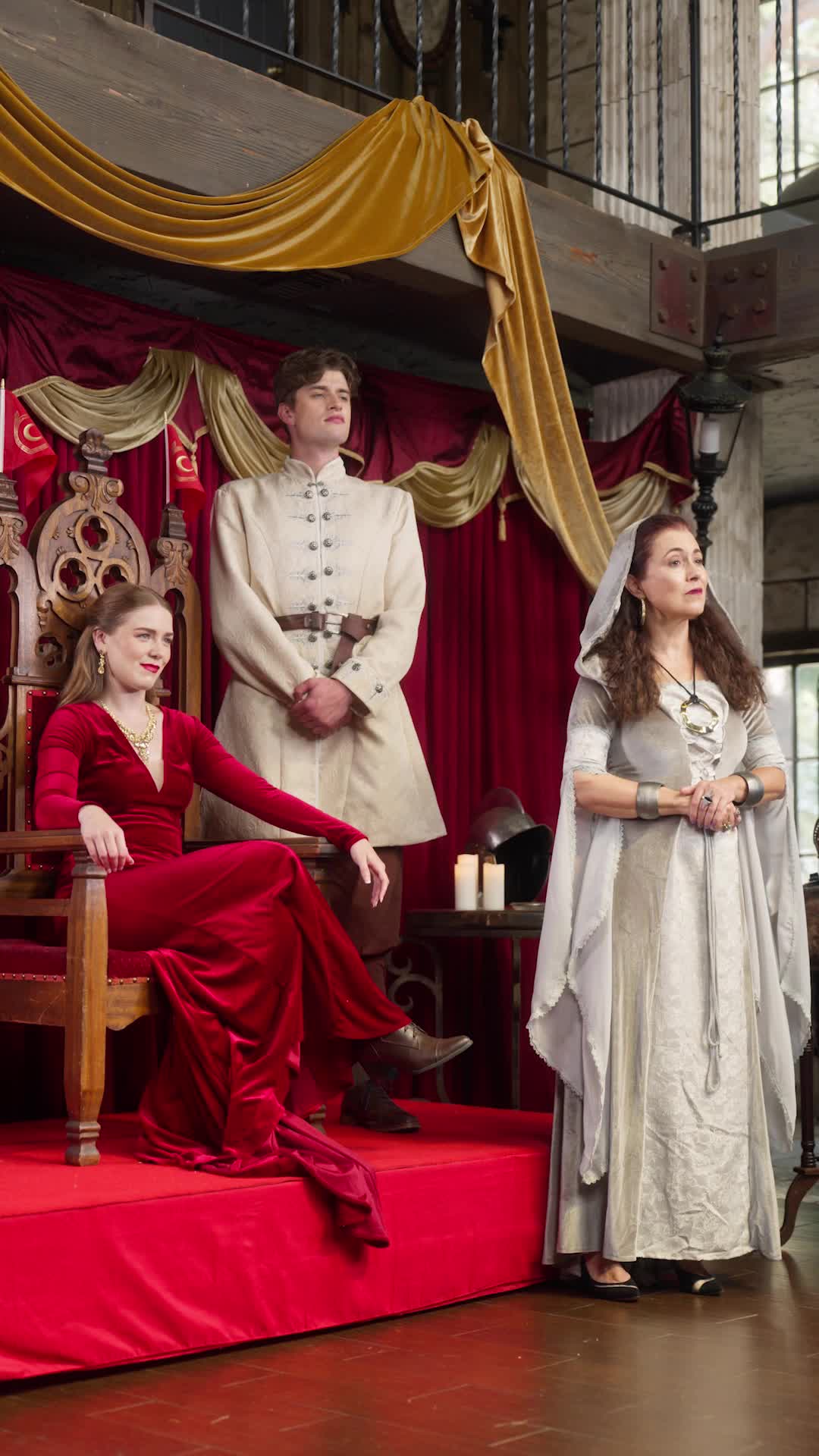 Episodio 54 de Reina Alfa traicionada renace de sus cenizas
