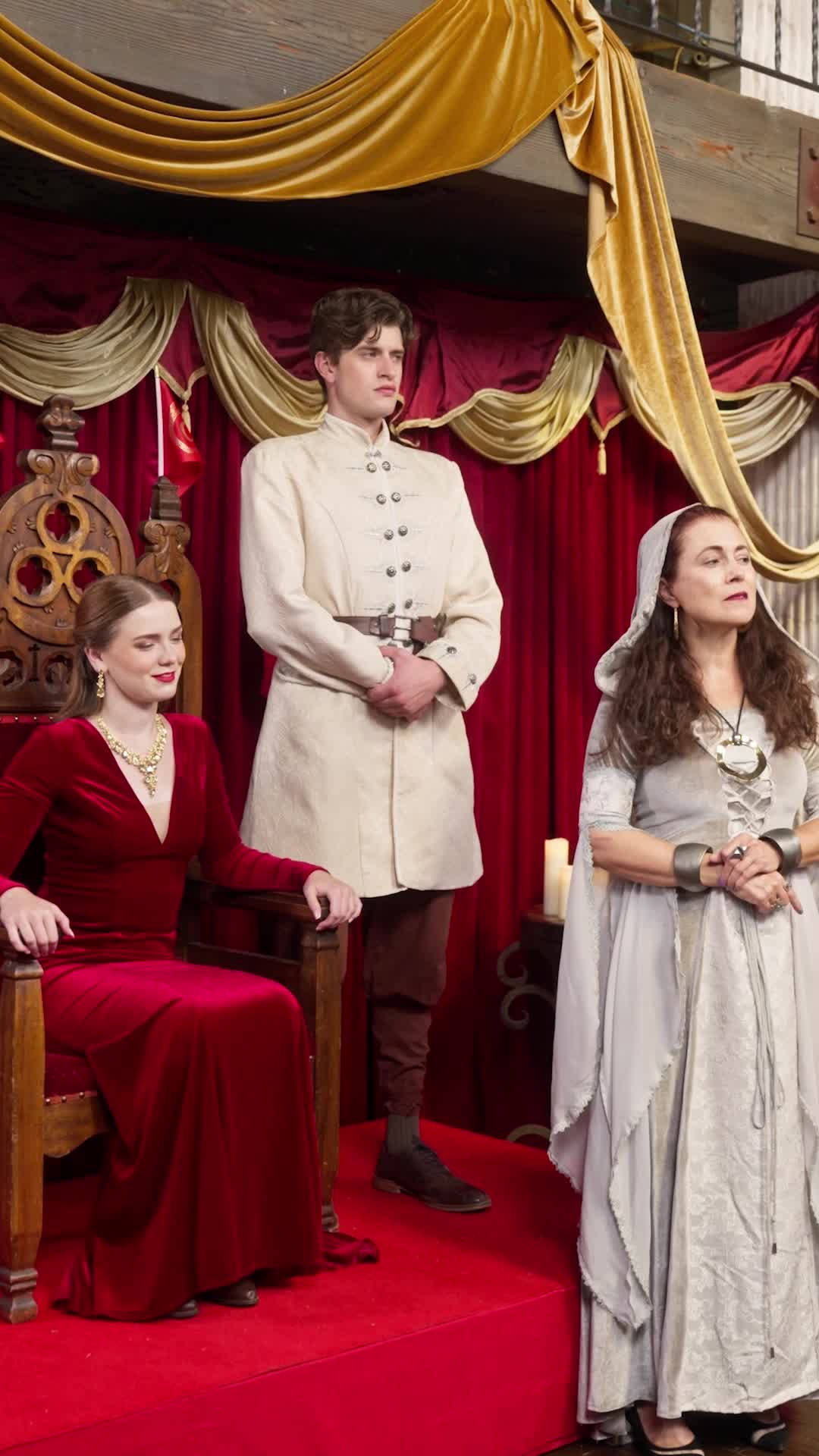 Episodio 58 de Reina Alfa traicionada renace de sus cenizas