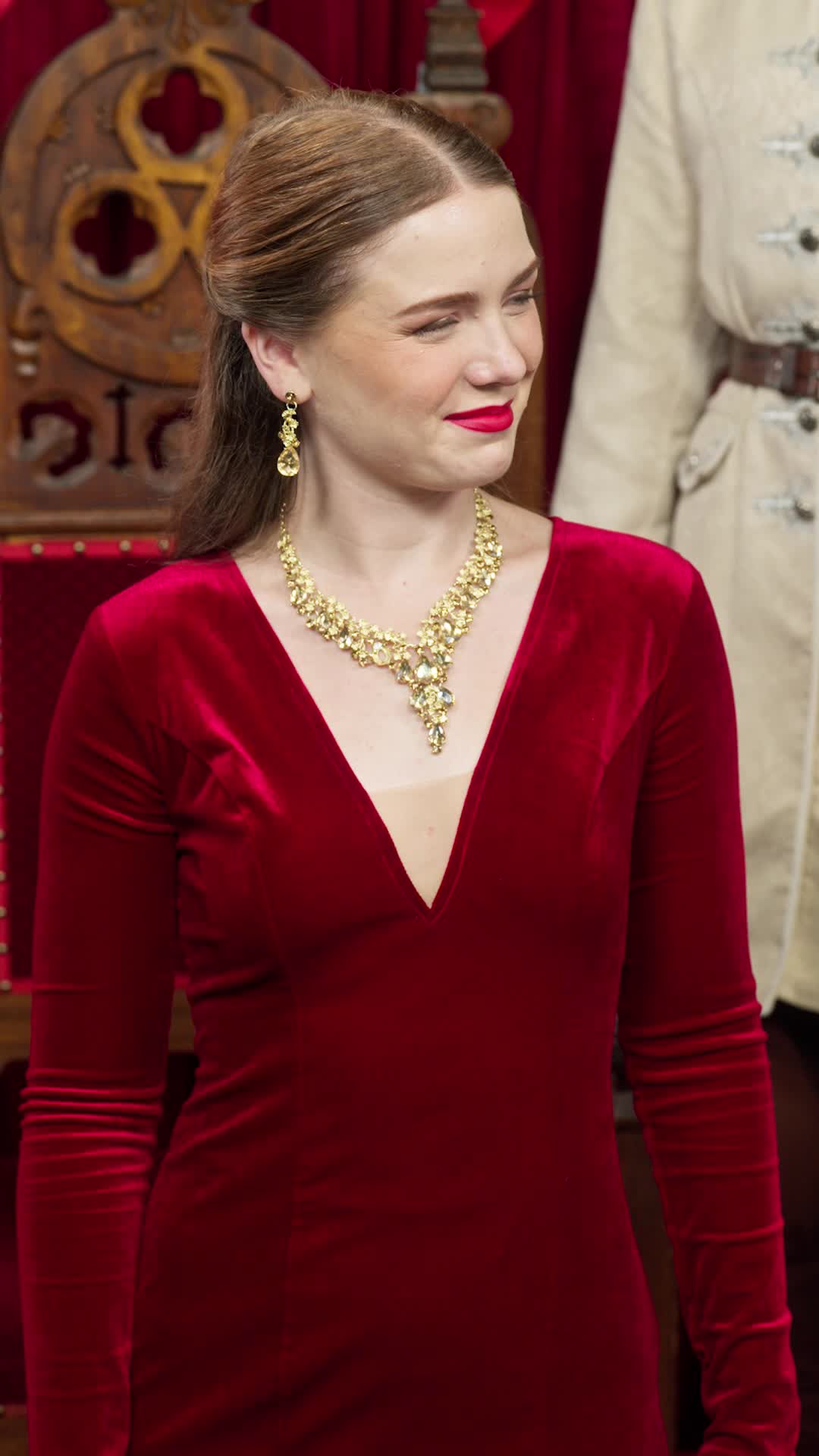 Episodio 62 de Reina Alfa traicionada renace de sus cenizas