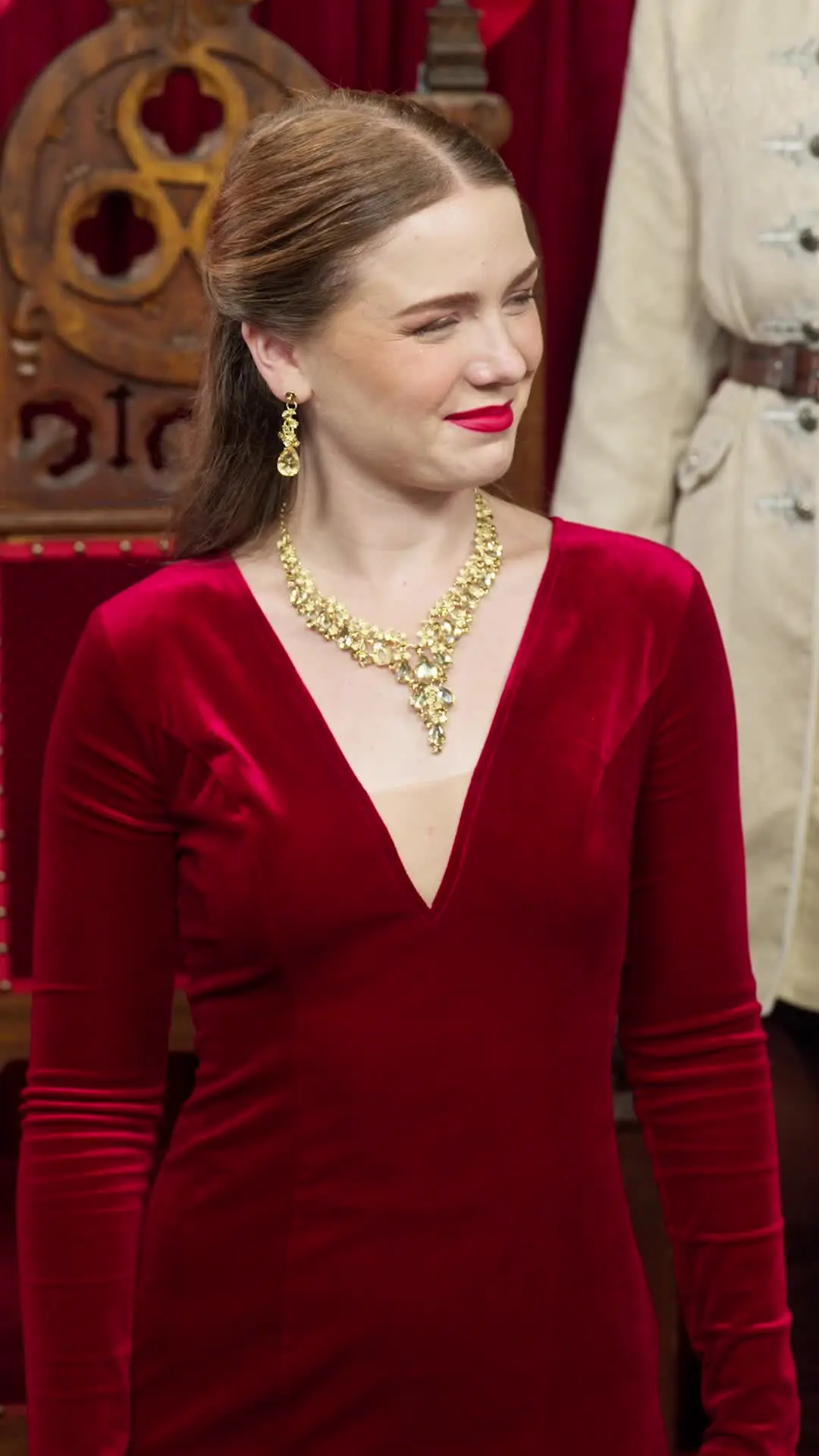 Episodio 62 de Reina Alfa traicionada renace de sus cenizas